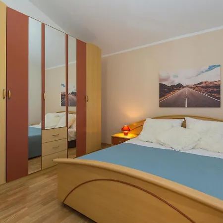 Apartment Ana
