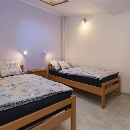 Ana Apartment *
